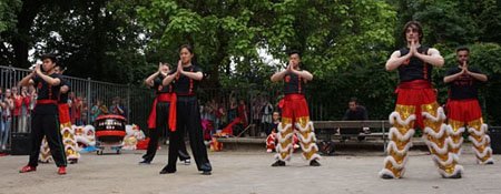 Leeuwendans Kung Fu demo & Kung Fu workshop voor 600 kinderen Montessoribasisschool De Elzen te Tilburg
